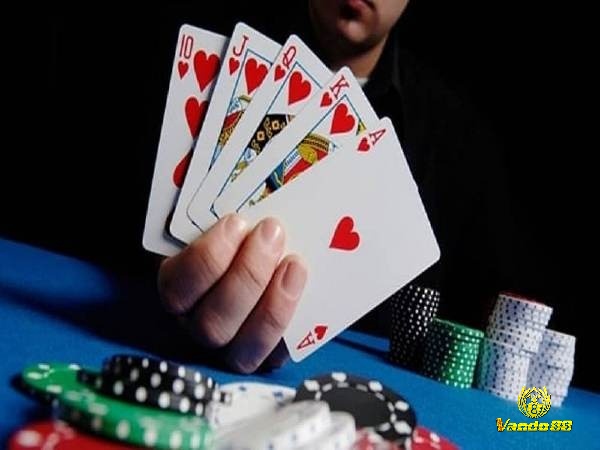 Double Barrel Poker là gì cần hiểu đọc phản ứng đối thủ để điều chỉnh