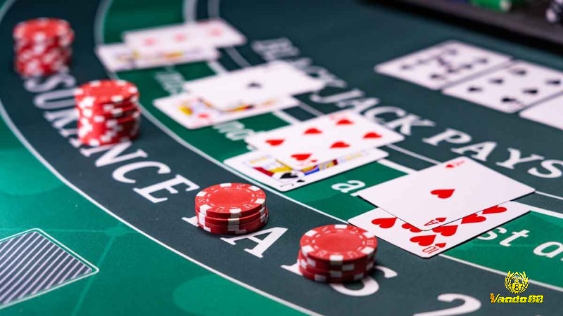 Nhiệm vụ chính trong Blackjack là đạt được tổng điểm càng gần 21 càng tốt mà không vượt quá
