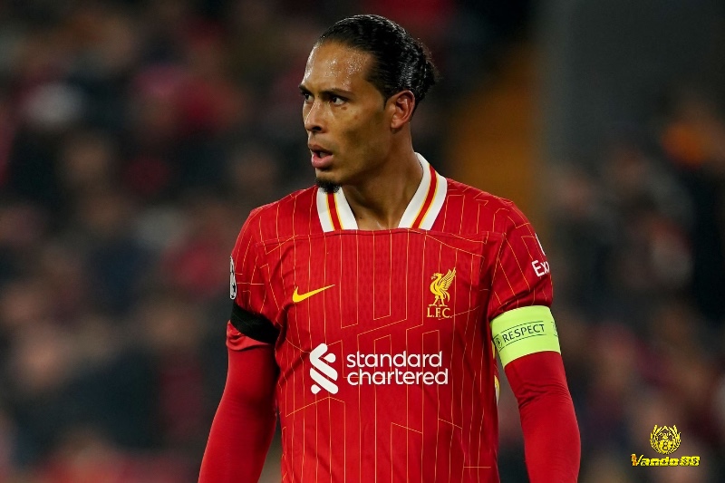 Virgil van Dijk chính thức tiếp quản băng đội trưởng sau khi Henderson ra đi.